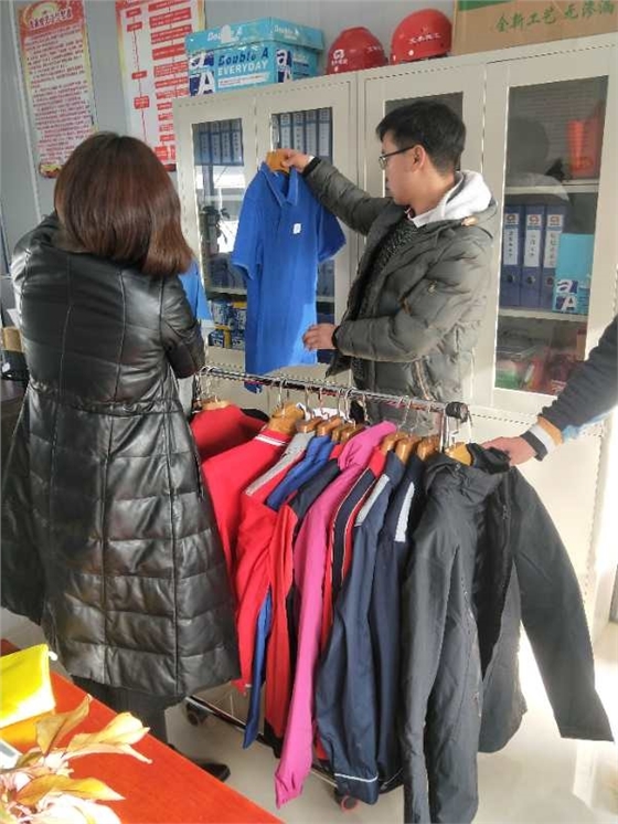 負責(zé)人選夏季T恤工服