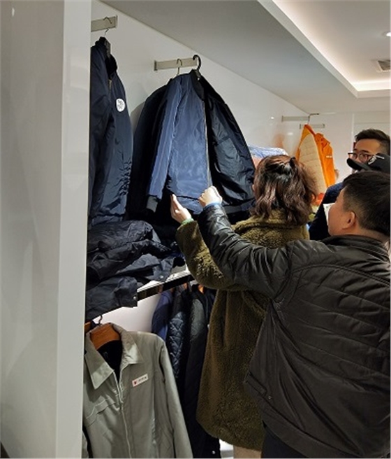 淘寶店家看夾克工服樣品