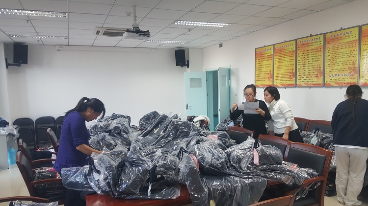 送貨到目的地，西服對數(shù)