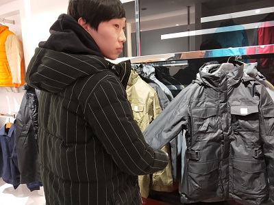 淘寶店家看沖鋒衣款式