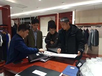 新華社選擇西服的款式