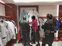 電子廠要做防靜電工作服，哪個(gè)廠家好？
