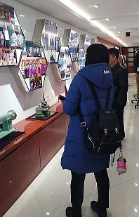 UWE影城想找一家比較有實(shí)力的工作服定做廠家
