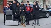 北京工作服定做廠家拍攝企業(yè)宣傳片，快來瞧瞧吧！